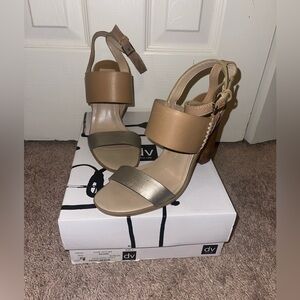Dolce Vita Tan and Gold Heels